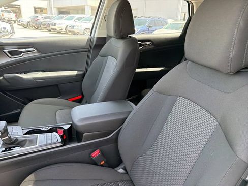 New 2026 Kia Sportage LX FWD image 19