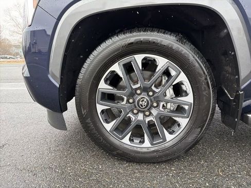 Used 2025 Toyota Sequoia Platinum image 27