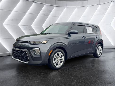 Used 2022 Kia Soul LX image 1