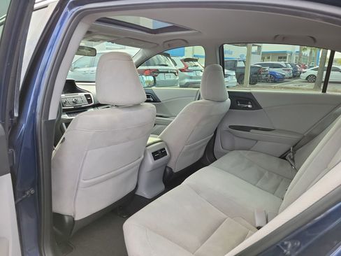 Used 2015 Honda Accord EX image 11