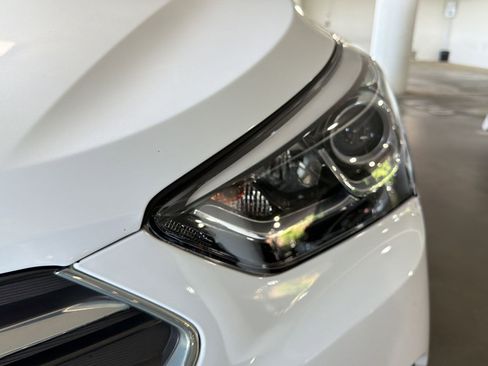 Used 2017 Hyundai Santa Fe Sport FWD image 9