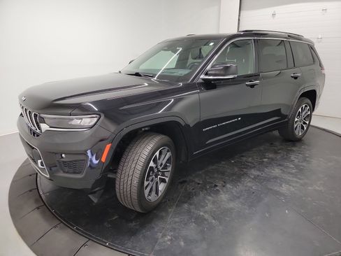 Used 2021 Jeep Grand Cherokee L Overland w/ Advanced Protech Group III AWD/4WD image 3