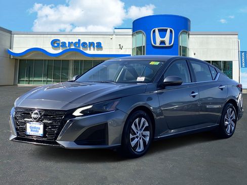 Used 2023 Nissan Altima 2.5 S image 3