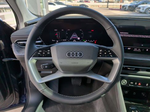 Used 2025 Audi Q5 Premium AWD/4WD image 19