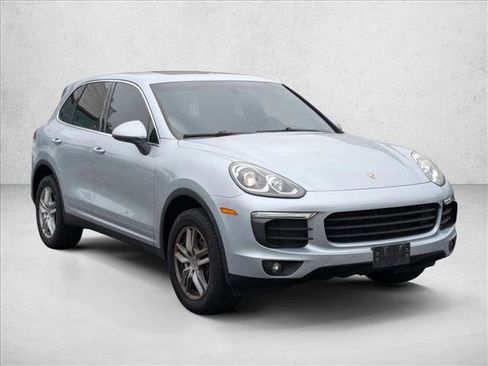 Used 2016 Porsche Cayenne AWD/4WD image 3