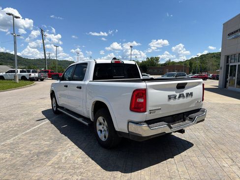 Used 2025 RAM 1500 Big Horn AWD/4WD image 6