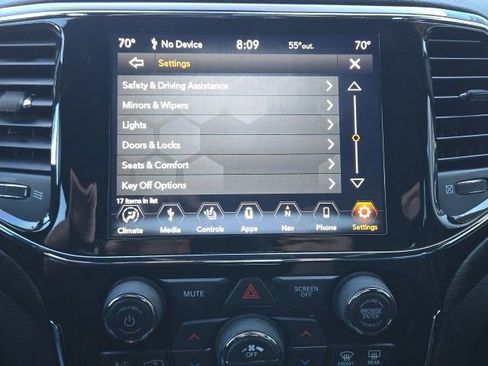 Used 2022 Jeep Grand Cherokee Laredo X AWD/4WD image 41