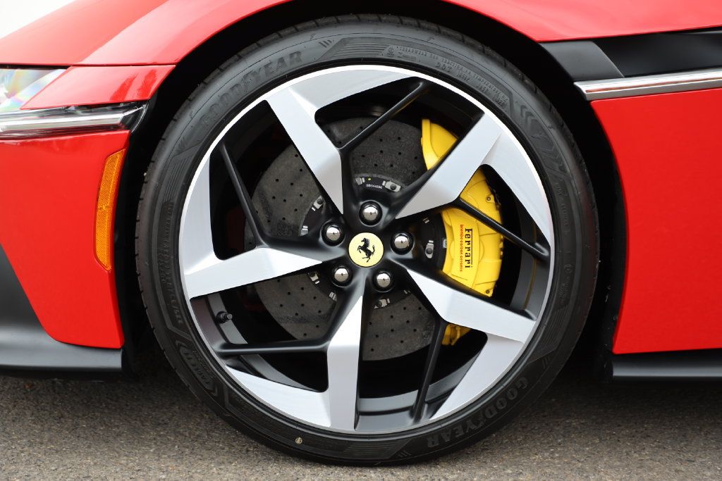 Certified 2026 Ferrari 12Cilindri RWD image 20