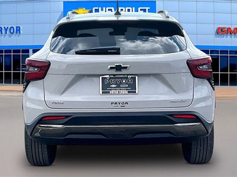 New 2026 Chevrolet Trax ACTIV w/ Sunroof Package image 4