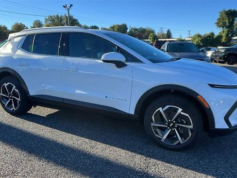 New 2026 Chevrolet Equinox EV LT image 3