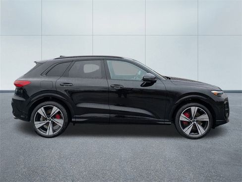 New 2025 Audi SQ5 Premium Plus image 2