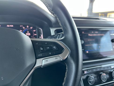 Used 2023 Volkswagen Atlas SE image 16