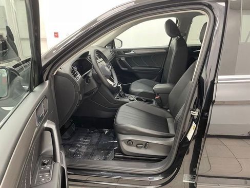 Used 2022 Volkswagen Tiguan SE AWD/4WD image 8