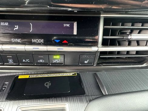 Used 2021 Toyota Sienna XSE w/ XSE Plus Package AWD/4WD image 21