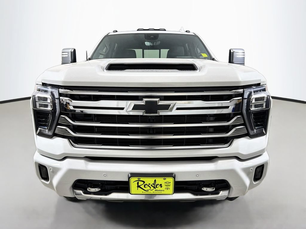 Used 2025 Chevrolet Silverado 2500 High Country w/ Technology Package AWD/4WD image 2