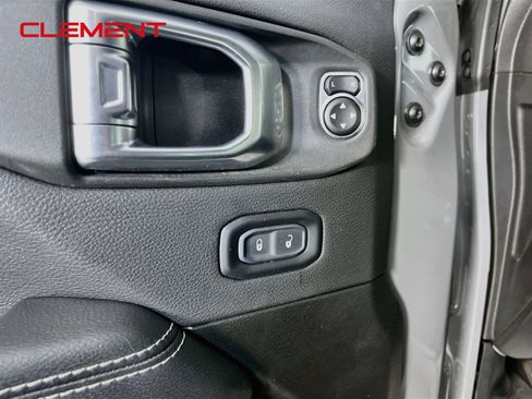 Used 2023 Jeep Wrangler Unlimited Sahara w/ Cold Weather Group AWD/4WD image 26
