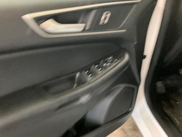 Certified 2024 Ford Edge SEL w/ Convenience Package AWD/4WD image 9