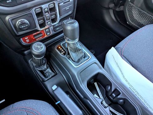 New 2025 Jeep Wrangler Rubicon image 10