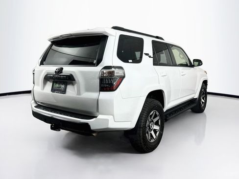 Used 2024 Toyota 4Runner TRD Off-Road Premium AWD/4WD image 9