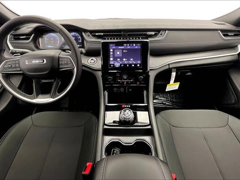 New 2025 Jeep Grand Cherokee Laredo X image 5