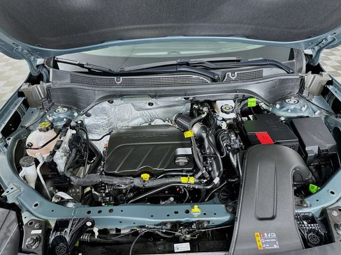 Used 2025 Chevrolet Trax LT w/ LT Convenience Package image 29