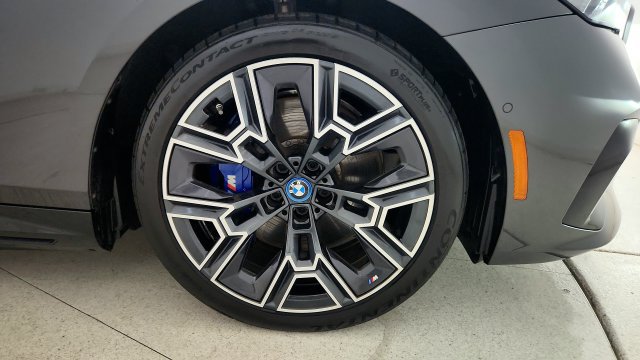 Used 2024 BMW i5 eDrive40i w/ M Sport Package RWD image 77