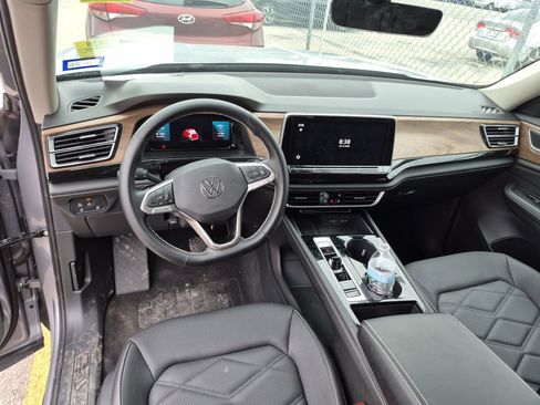 Used 2026 Volkswagen Atlas SE image 10