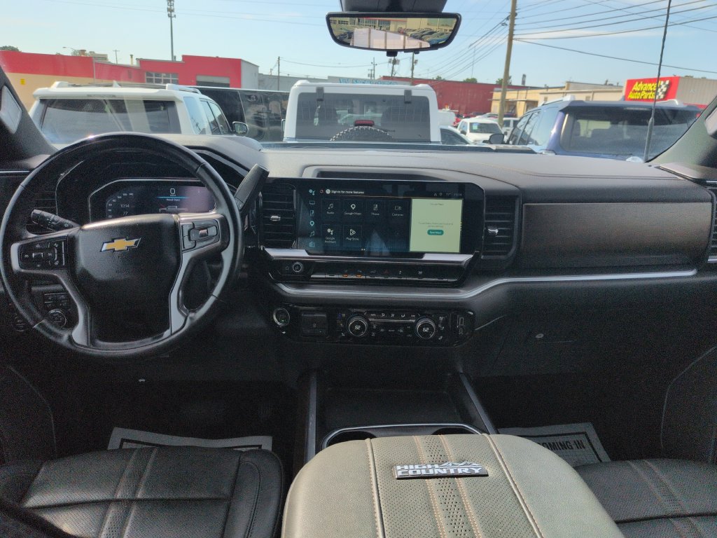 Used 2025 Chevrolet Silverado 2500 High Country w/ Technology Package AWD/4WD image 12