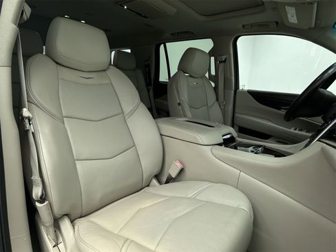 Used 2015 Cadillac Escalade Premium image 13