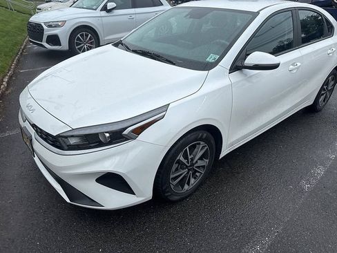 Used 2023 Kia Forte LXS w/ LXS Technology Package FWD image 3