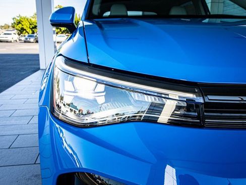 New 2026 Volkswagen Taos SE FWD image 7