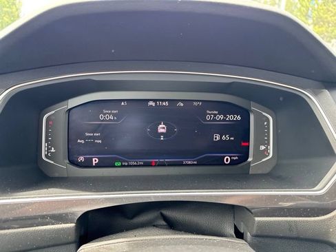 Used 2021 Volkswagen Tiguan SEL AWD/4WD image 46