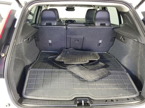 Used 2023 Volvo XC40 B5 Core w/ Climate Package image 31