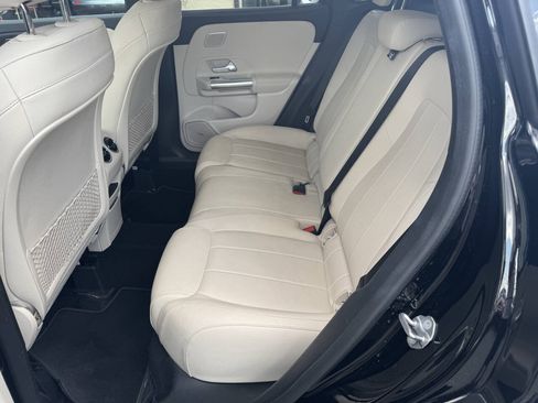 Used 2021 Mercedes-Benz GLA 250 4MATIC image 22