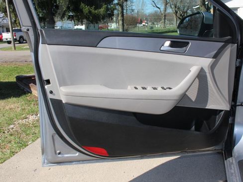 Used 2017 Hyundai Sonata SE image 12