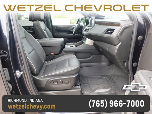 Used 2023 Chevrolet Suburban Premier w/ Advanced Technology Package AWD/4WD image 19