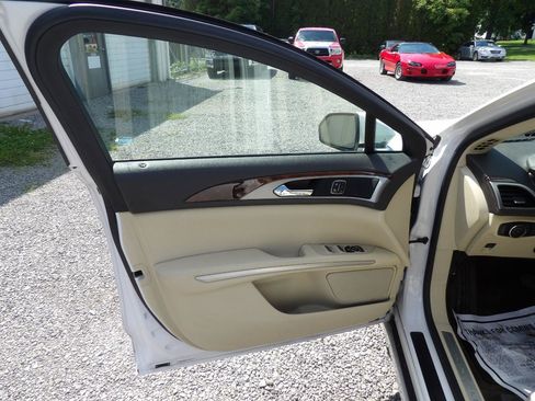 Used 2014 Lincoln MKZ AWD image 7
