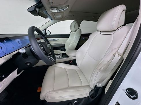 Certified 2026 Genesis GV70 2.5T Select image 21