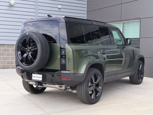 New 2026 Land Rover Defender 110 S image 5