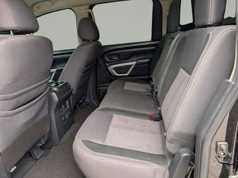 Used 2021 Nissan Titan SV w/ SV Convenience Package RWD image 14