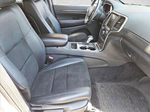 Used 2017 Jeep Grand Cherokee Altitude AWD/4WD image 24