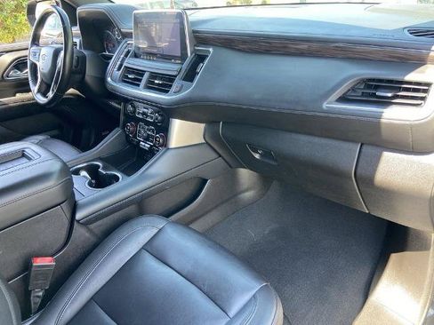 Used 2021 Chevrolet Tahoe Z71 w/ Luxury Package AWD/4WD image 25