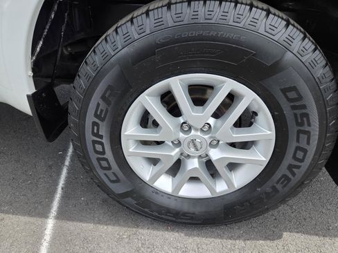 Used 2020 Nissan Frontier SV RWD image 9