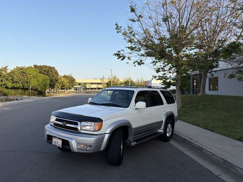 Used 2000 Toyota 4Runner Limited RWD image 31
