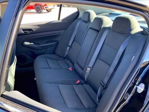 Used 2024 Nissan Altima 2.5 SV image 21