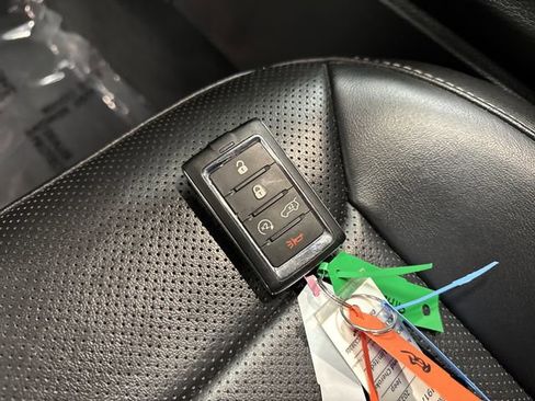 Used 2023 Jeep Grand Cherokee Limited w/ Luxury Tech Group II image 26