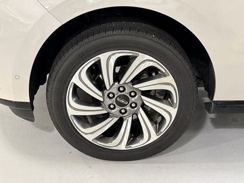 Used 2023 Lincoln Navigator Reserve AWD/4WD image 8