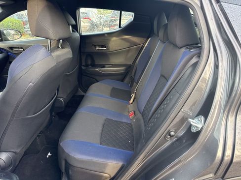 Used 2021 Toyota C-HR XLE image 7