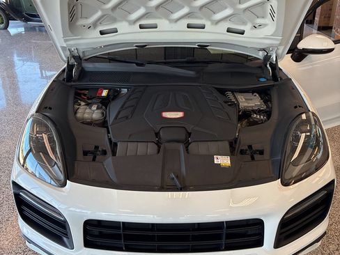 Used 2023 Porsche Cayenne GTS AWD/4WD image 25
