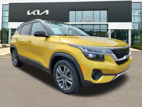 Used 2022 Kia Seltos S AWD/4WD image 1